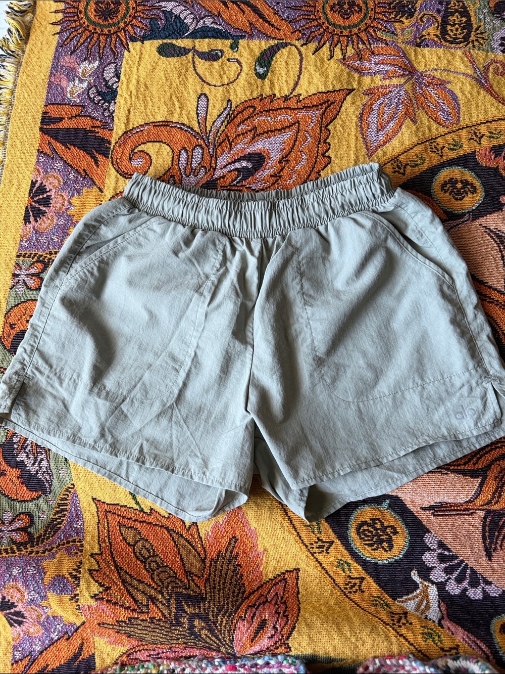 Alo Women’s Elastic-Waist Casual Shorts